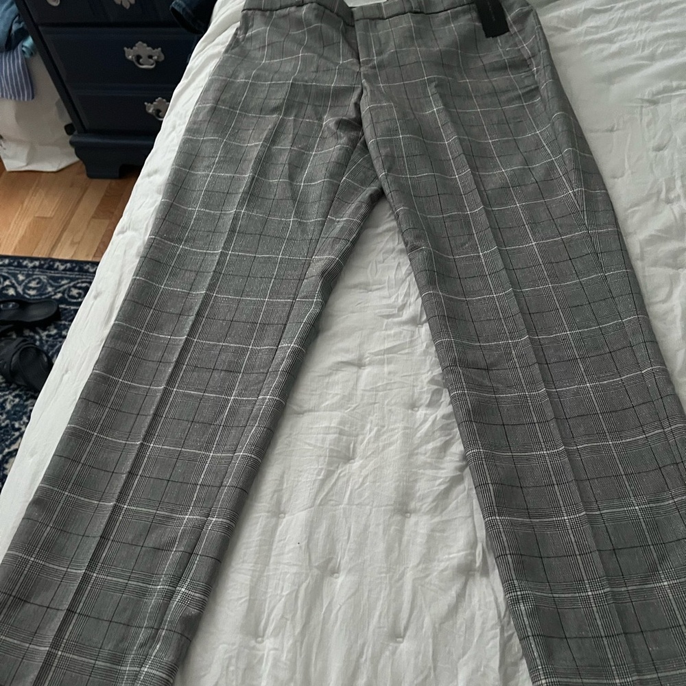 Banana Republic White and Black Plaid pants